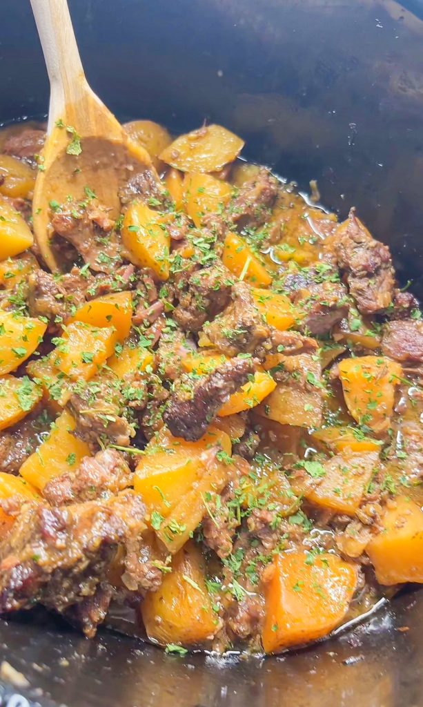 This delicious weeknight meal is made with beef and potatoes in an onion and butter sauce slow cooked until the beef is juicy and the potatoes are tender. A perfect family meal any day of the week.