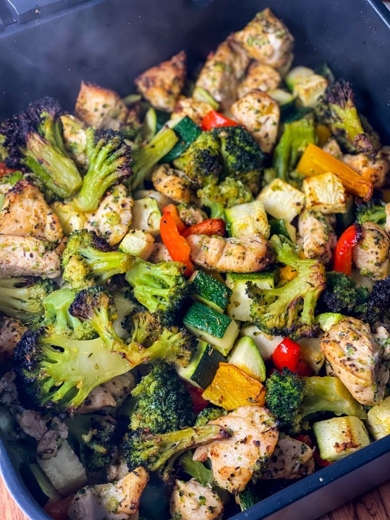 Air Fryer Chicken and Veggies is quick (just 20 minutes!), simple to throw together, flavorful and healthy!