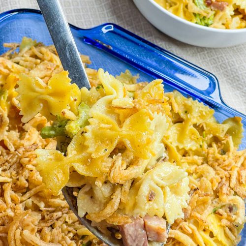 If you ever find yourself with leftover ham, maybe from a holiday dinner, this Leftover Cheesy Ham Casserole is the perfect recipe to use it up!