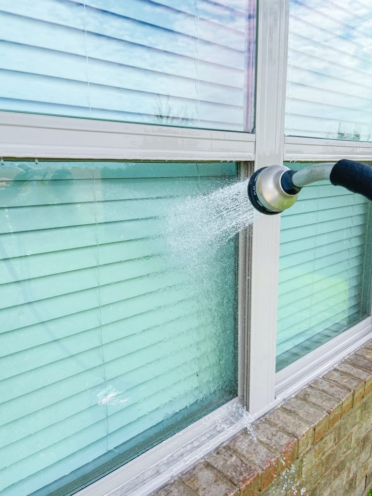 This is my no fail, Streak Free Window Cleaning Recipe for outside windows using a couple of simple products you probably already have at home. Wash your windows easily and quickly without wasting time drying and enjoy a crystal clear view today!