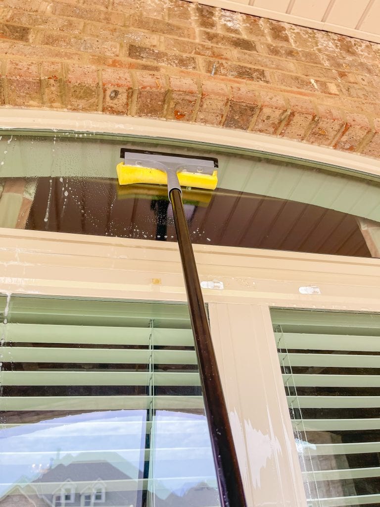 This is my no fail, Streak Free Window Cleaning Recipe for outside windows using a couple of simple products you probably already have at home. Wash your windows easily and quickly without wasting time drying and enjoy a crystal clear view today!