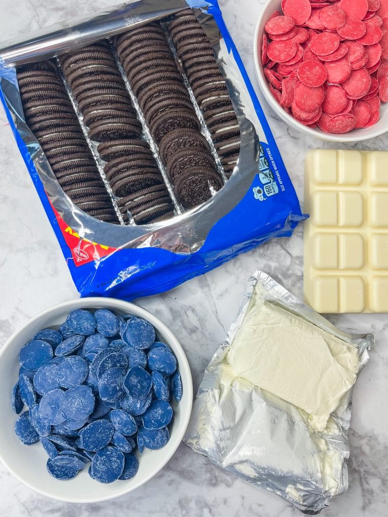 These Patriotic Oreo Truffles are only 5 easy ingredients, are simple to assemble, and look stunning on a 4th of July spread.