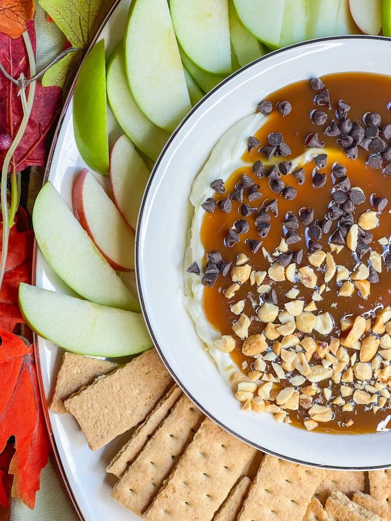 Love the combination of apples and caramel? Me, too! You'll love this super simple Caramel Apple Dip made with just 3 easy ingredients.