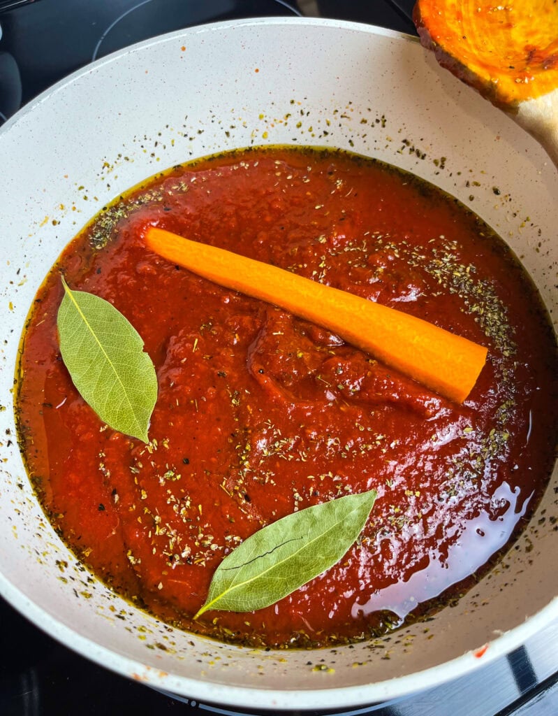 This Easy 30-Minute Stovetop Marinara Sauce is the perfect blend of simplicity and flavor. Made with pantry staples like canned tomatoes, garlic, olive oil, and a handful of fresh or dried herbs, this sauce comes together in no time. Simmered to perfection on the stovetop, it’s rich, hearty, and bursting with classic Italian flavors. Whether you’re tossing it with pasta, layering it in lasagna, or using it as a dip for crusty bread, this quick marinara will become your go-to recipe for effortless, homemade deliciousness!