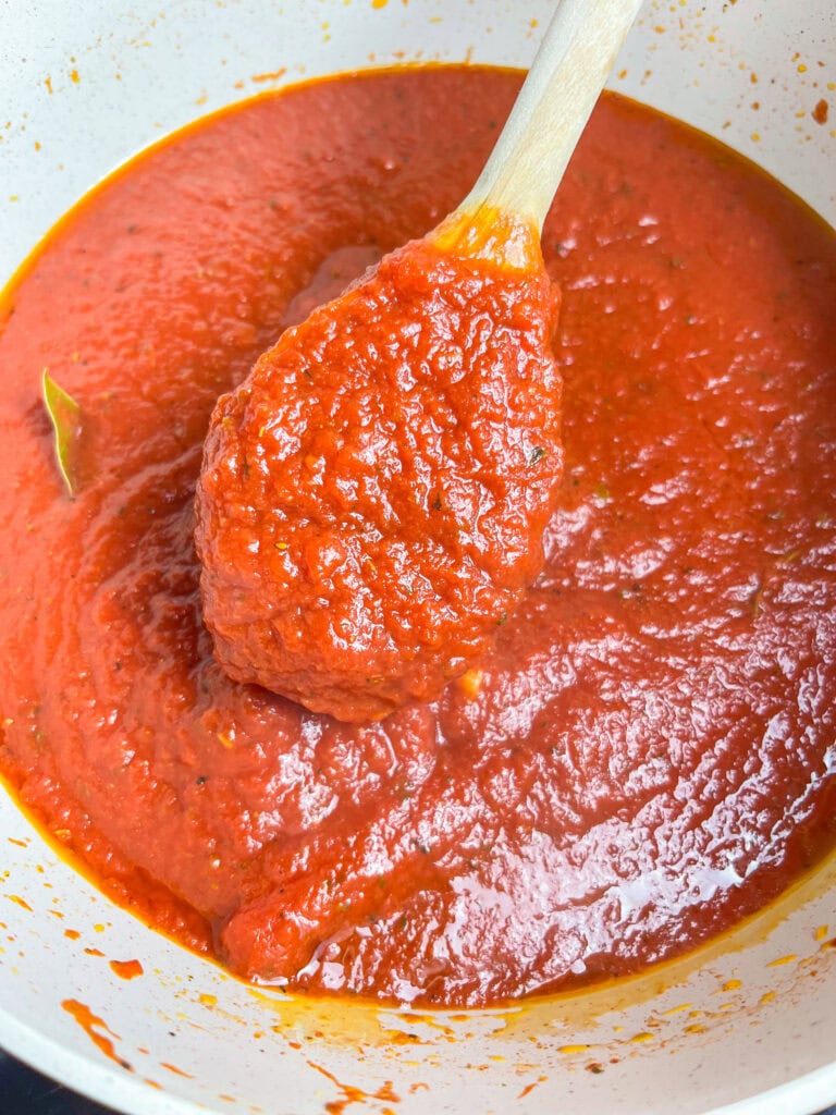 This Easy 30-Minute Stovetop Marinara Sauce is the perfect blend of simplicity and flavor. Made with pantry staples like canned tomatoes, garlic, olive oil, and a handful of fresh or dried herbs, this sauce comes together in no time. Simmered to perfection on the stovetop, it’s rich, hearty, and bursting with classic Italian flavors. Whether you’re tossing it with pasta, layering it in lasagna, or using it as a dip for crusty bread, this quick marinara will become your go-to recipe for effortless, homemade deliciousness!