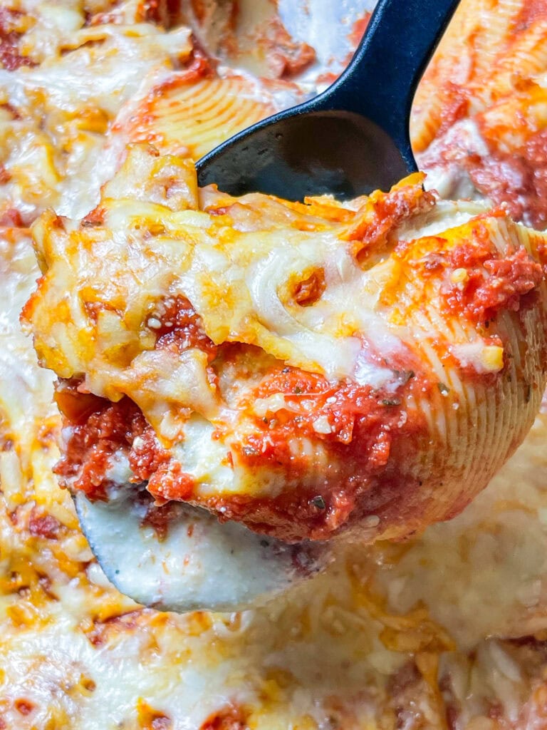 There’s nothing quite like the comfort of a warm, cheesy pasta dish to bring everyone to the table. Classic Stuffed Shells are a timeless favorite, featuring jumbo pasta shells generously filled with creamy ricotta, mozzarella, and parmesan, then nestled in a rich marinara sauce. But what makes this dish even better? It’s completely freezer-friendly!

Whether you’re meal prepping for busy weeknights, stocking up for a special occasion, or just want to have a hearty, homemade dinner ready at a moment’s notice, these stuffed shells are the ultimate make-ahead meal. They freeze beautifully and bake up bubbly and delicious straight from the freezer. Perfect for family dinners or sharing with friends, this recipe is as convenient as it is comforting. Let’s dive into how you can make, freeze, and savor this classic dish anytime!