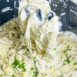 Do you love Olive Garden's creamy dreamy alfredo? Today is your lucky day! This is a Copycat Olive Garden Alfredo Sauce that is made with just 7 simple ingredients. I guarantee it tastes so much better at home.